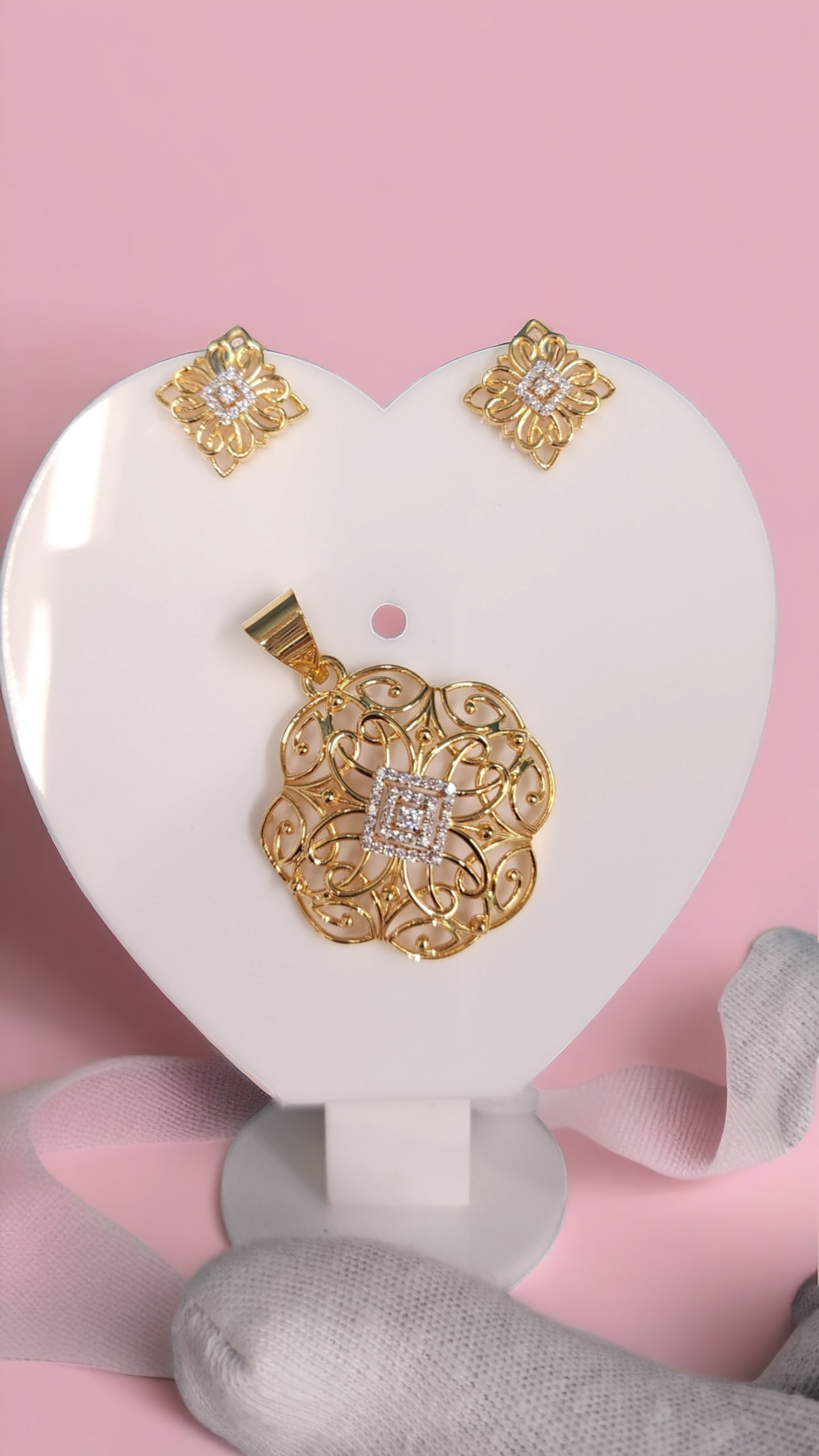 8 Gram Jewellery Pendent Set - Image 4